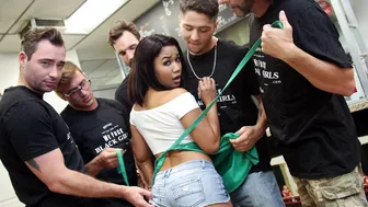 Ebony Loni Legend Interracial Gangbang