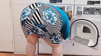 I Let the Maintenance Guy See My Legs and He Got Very Horny and Filled My Pussy With His Cum